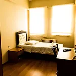 Pak Hotel *